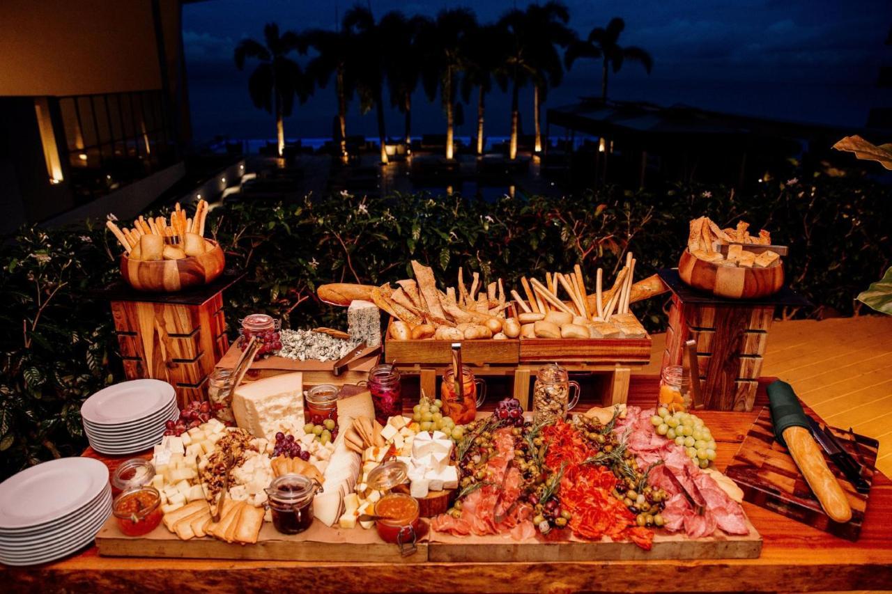 JW Marriott Panama Hotell Exteriör bild A cheese and cold cuts display