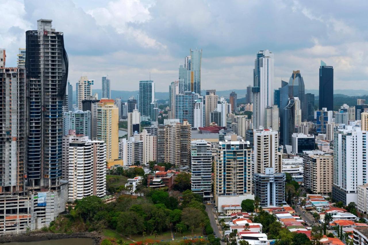 JW Marriott Panama Hotell Exteriör bild Panama City skyline