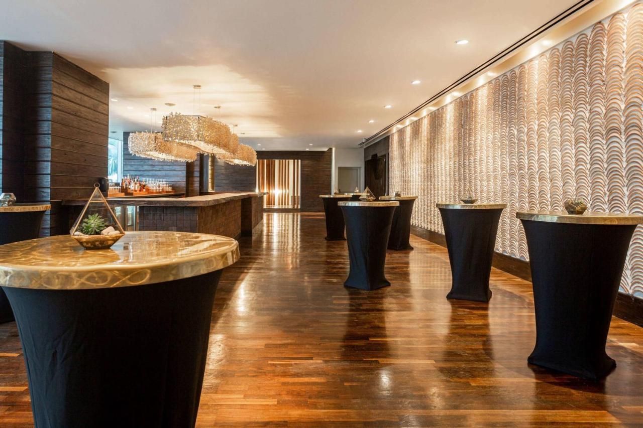 JW Marriott Panama Hotell Exteriör bild The Westin Mumbai International