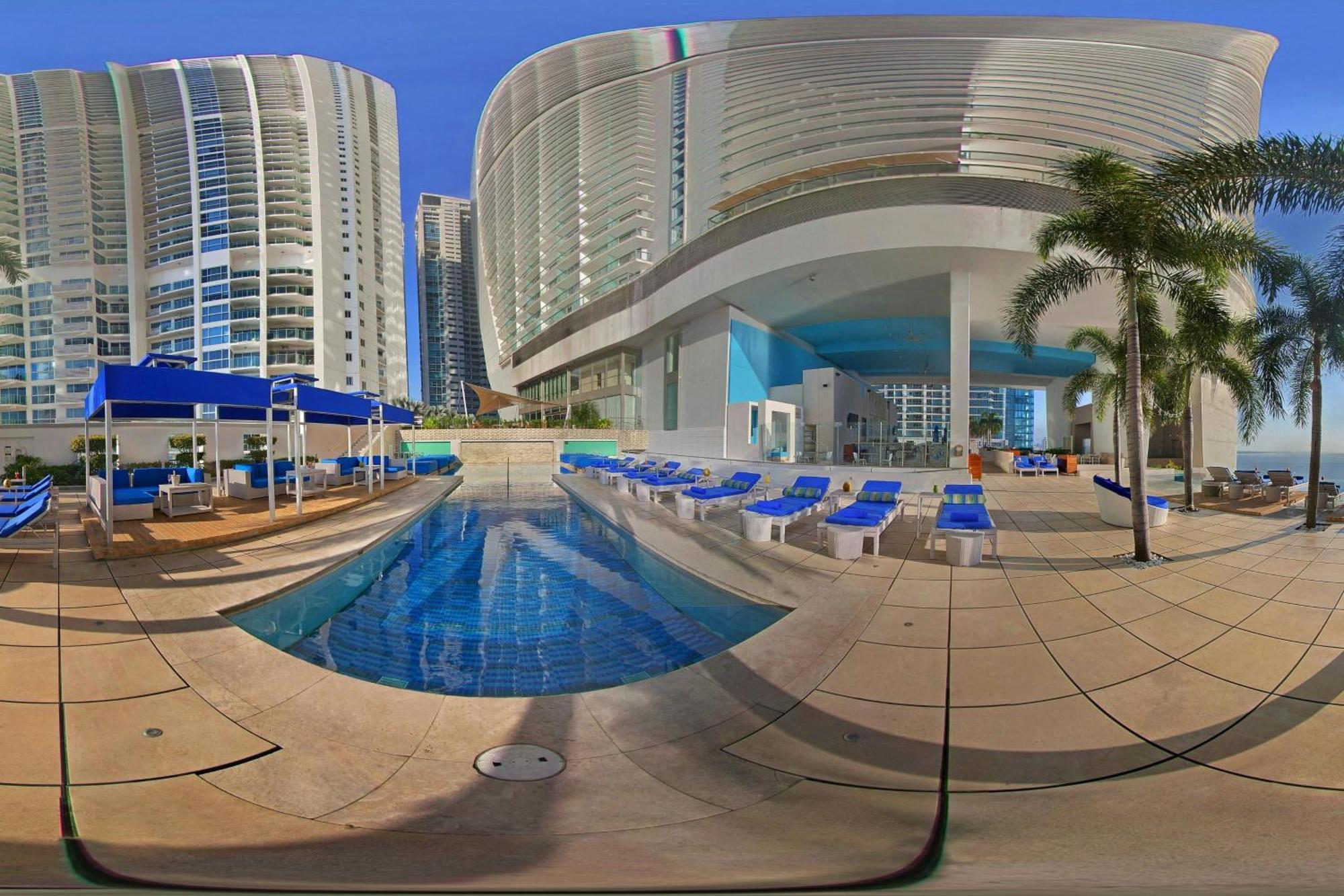 JW Marriott Panama Hotell Exteriör bild Panorama of the pool area